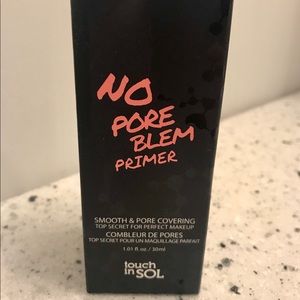No pore blem smooth and pore covering primer